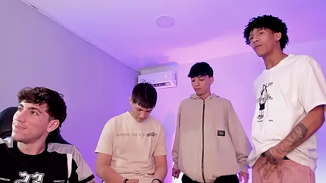 Handsomeboyss19 网络视讯表演