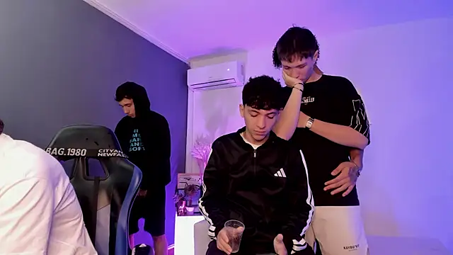 Handsomeboyss19 webcam show