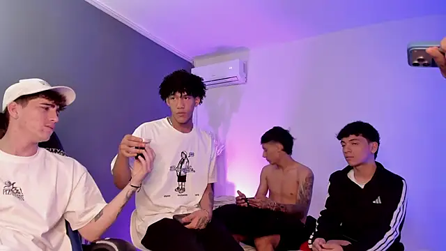 הופעת וובקאם של Handsomeboyss19