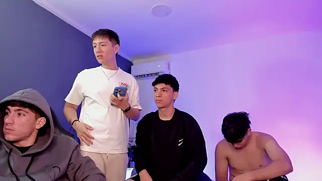 Handsomeboyss19 Show Webcam