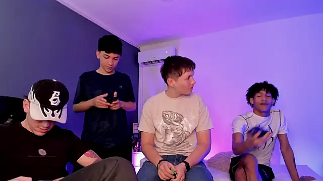 Handsomeboyss19 Adlı Modelin Web Kamerası Şovu