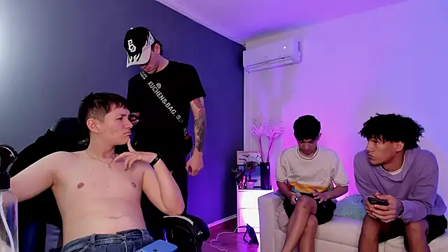 Handsomeboyss19's Webcam Show