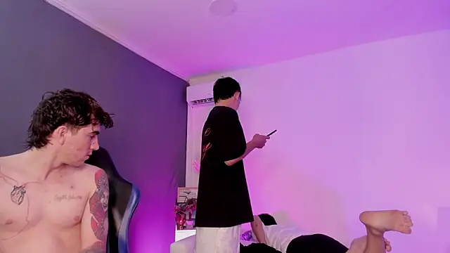 Handsomeboyss19 Show Webcam