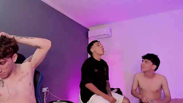 Handsomeboyss19 网络视讯表演