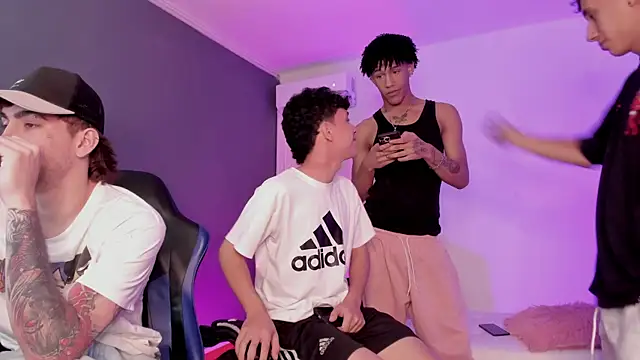 Handsomeboyss19 Adlı Modelin Web Kamerası Şovu