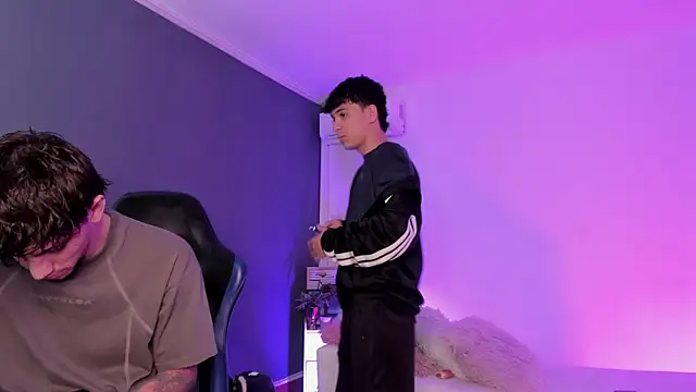 Handsomeboyss19's Webcam Show