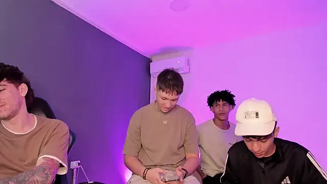 Handsomeboyss19 Show Webcam