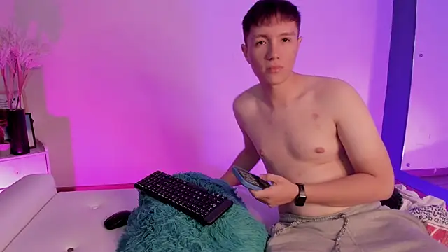 Show modela Handsomeboyss19 na web-kameri