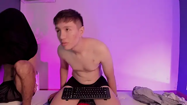 Handsomeboyss19 Webcamshow