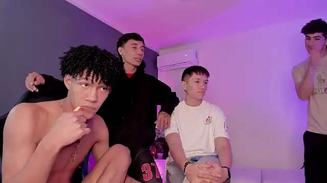 Handsomeboyss19 网络视讯表演