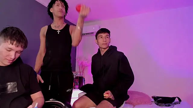 Handsomeboyss19 webkamerás műsora