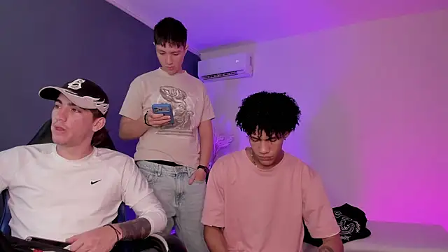 Handsomeboyss19's Webcam Show