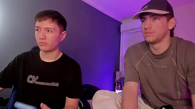 Handsomeboyss19's Webcam Show