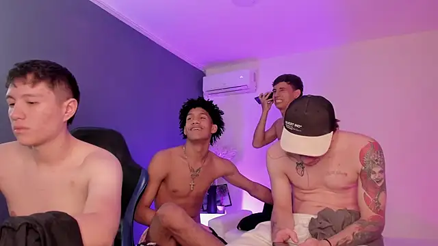 Handsomeboyss19 Show in webcam