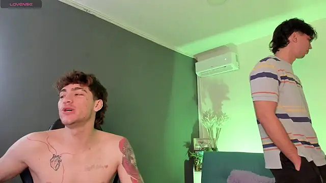 Handsomeboyss19 Show Webcam