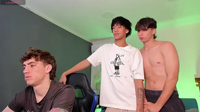 Pokazy przed kamerką – Handsomeboyss19
