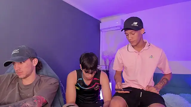 Handsomeboyss19's Webcam Show