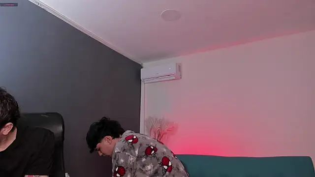 Handsomeboyss19 Шоу с уебкамера