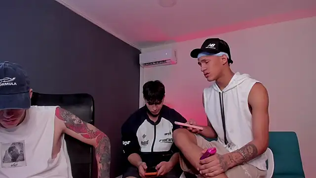 Handsomeboyss19 Шоу с уебкамера