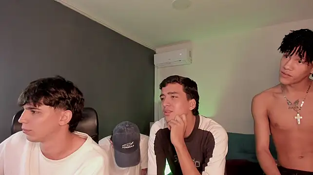 Handsomeboyss19n Webbikameraesitys