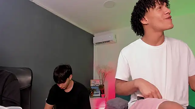 عرض كام Handsomeboyss19
