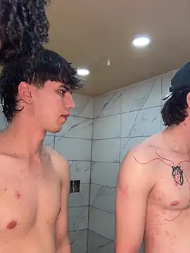 Handsomeboyss19 webkamerás műsora