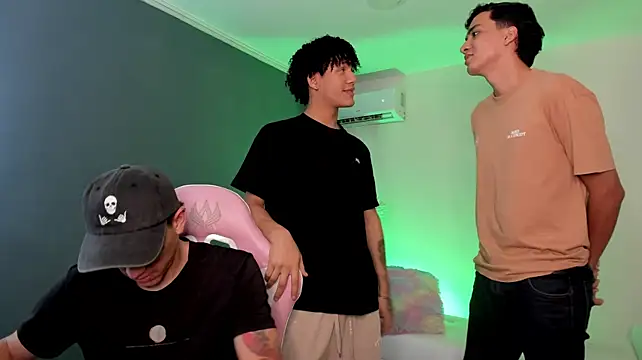 Handsomeboyss19 Webcam-Show