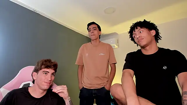 Handsomeboyss19 Webcam Show