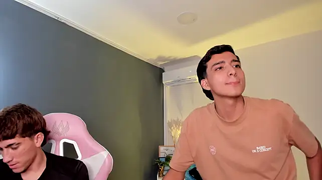 Handsomeboyss19 Webcam-Show