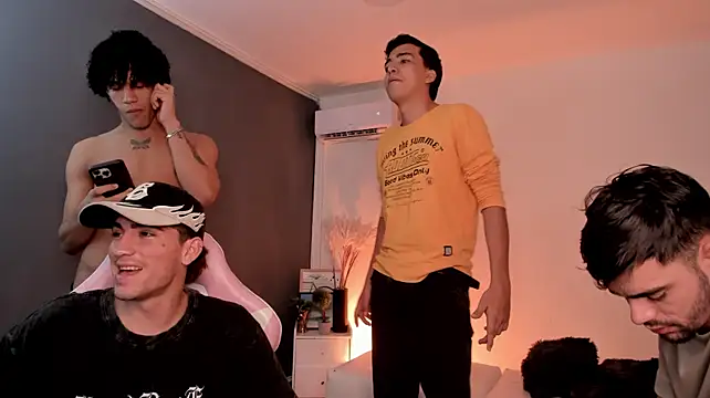 Handsomeboyss19's Webcam Show
