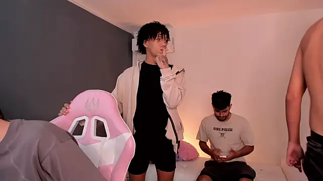 Handsomeboyss19's Webcam Show