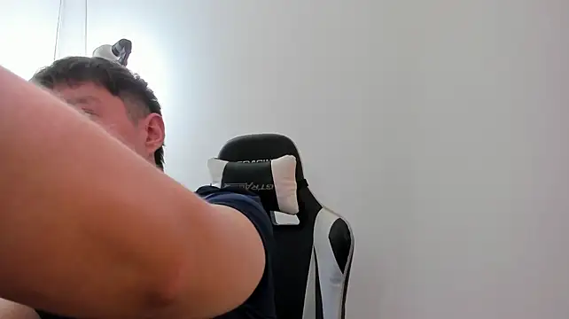 Handsomeboyss19 Show Webcam