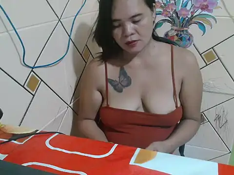 SweetsquirtingcuumAnaX Chat XXX in diretta