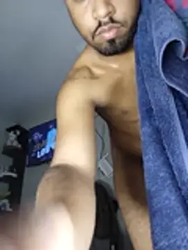 Show modela Bryan056_ na web-kameri