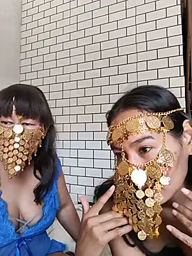 Luu-Lii777 Show in webcam
