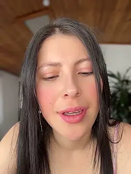 แชท XXX สดของ GiuliaBianchi