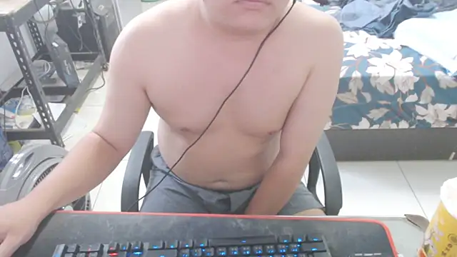 qazwsx_cam4 Show in webcam