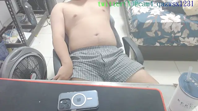 qazwsx_cam4 Show Webcam