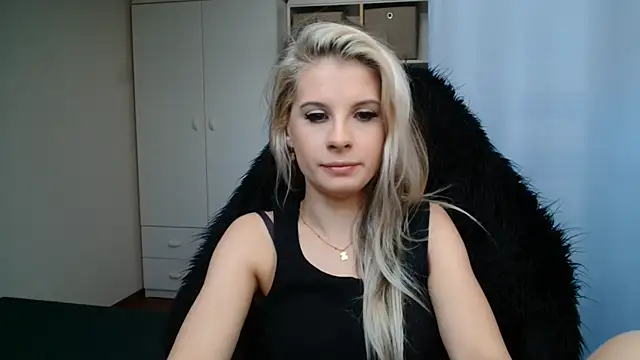 Chat +18 de KristineGlow ao vivo