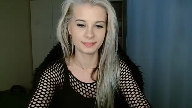 צ'אט XXX בשידור חי של KristineGlow