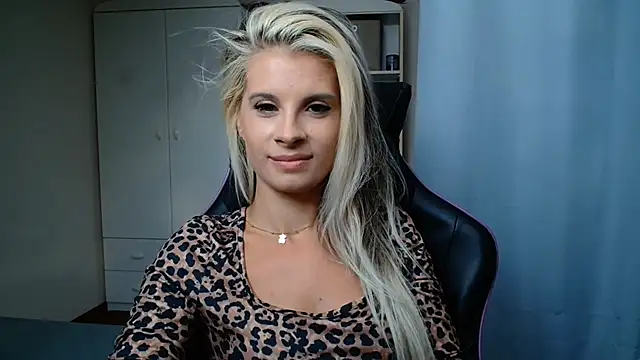KristineGlow's Live XXX Chat