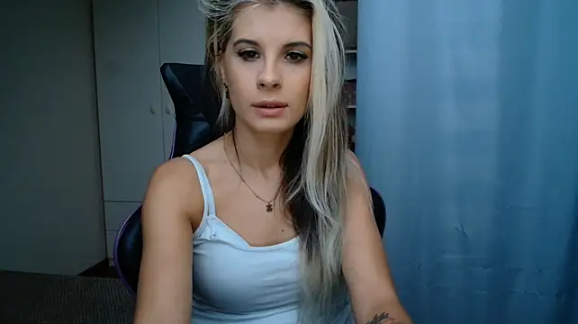KristineGlow Chat XXX in diretta