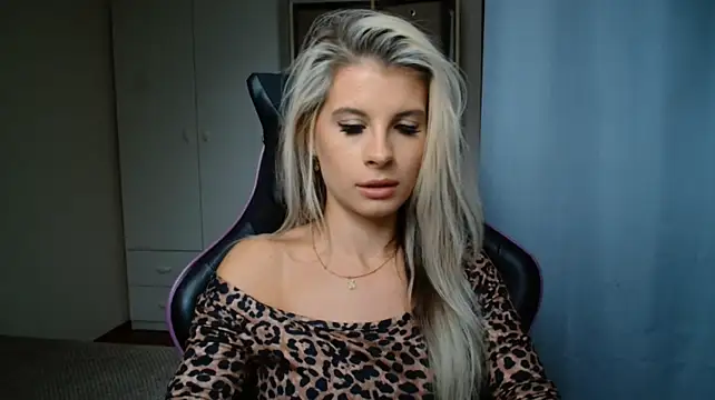 Chat XXX en directo de KristineGlow