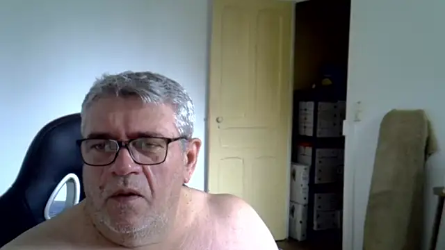 Laurent_oldmen: διαδικτυακό σόου στην κάμερα