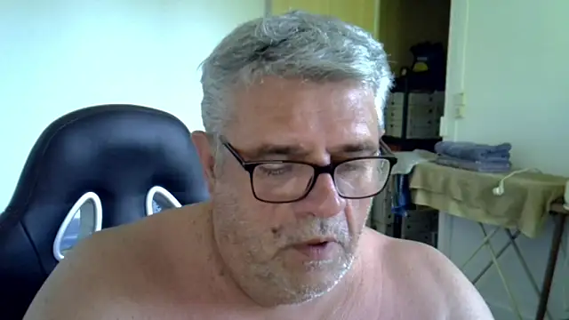 Laurent_oldmen Show in webcam