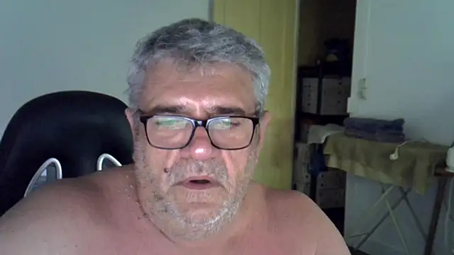 Laurent_oldmen Show in webcam
