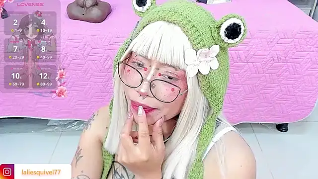 SafiroAgataaa Show in webcam