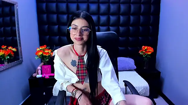 Dulce_Miaa_ Adlı Modelin Canlı XXX Sohbeti