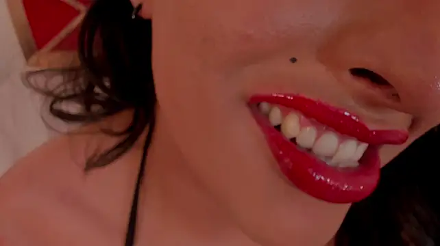 sweet_Elizabethn Webbikameraesitys