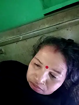 Manavi_x's Live Chat Room